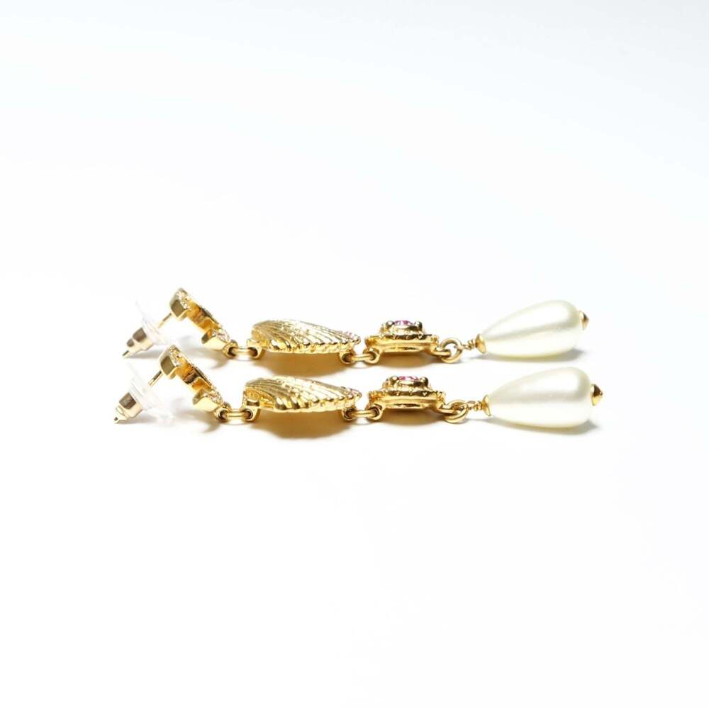 CHANEL Gold Pearl Earrings - Picture 3 of 7
